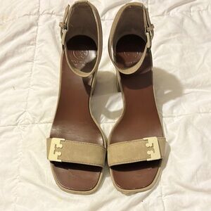Tory Burch Tan Heels with Modern Design